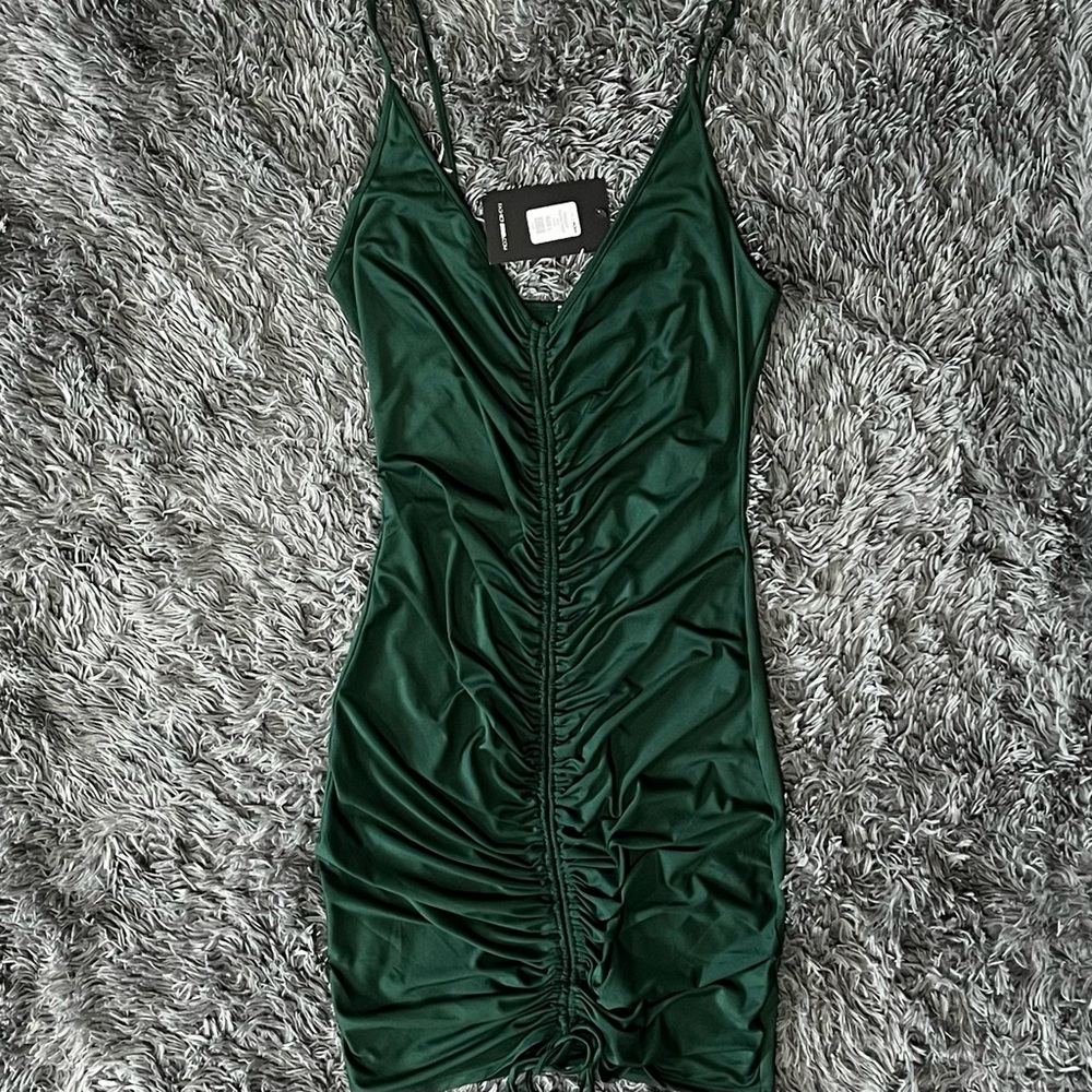 Fashion nova Shanghai, ruched dress in dark green